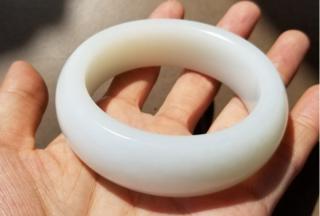 玉中极品——和田羊脂白玉