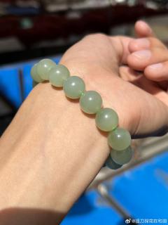 晴水起荧光单圈手串